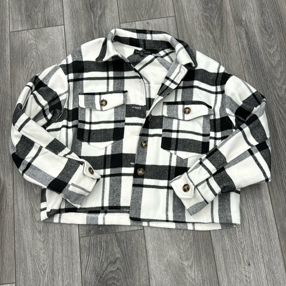 Love Tree Jackets & Blazers - Love Tree Cropped Plaid Jacket